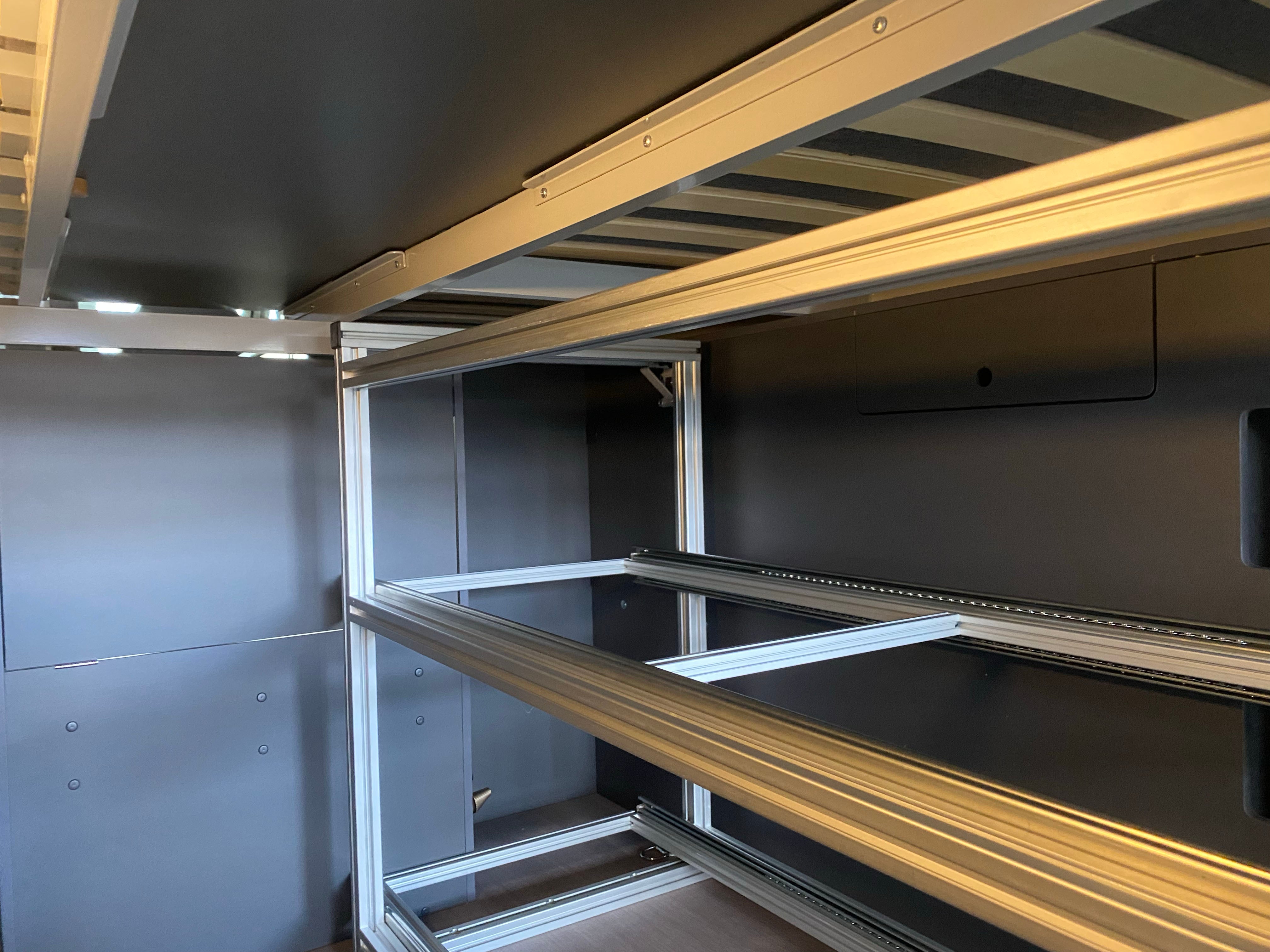 Heckauszug ADRIA TWIN 640 SLB - Ordnung und Sicherheit im Camper - Stabile Konstruktion Euroboxgenormt