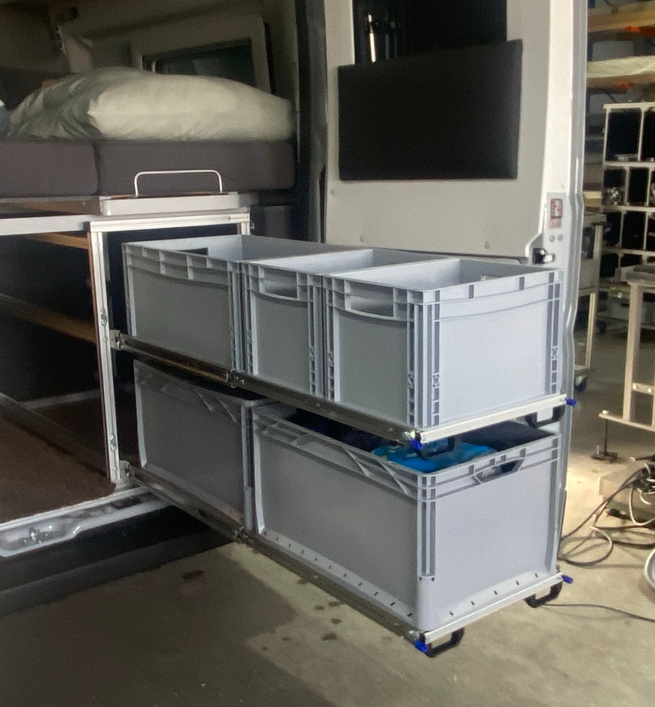 Heckauszug ADRIA TWIN 640 SLB - Ordnung und Sicherheit im Camper - Stabile Konstruktion Euroboxgenormt