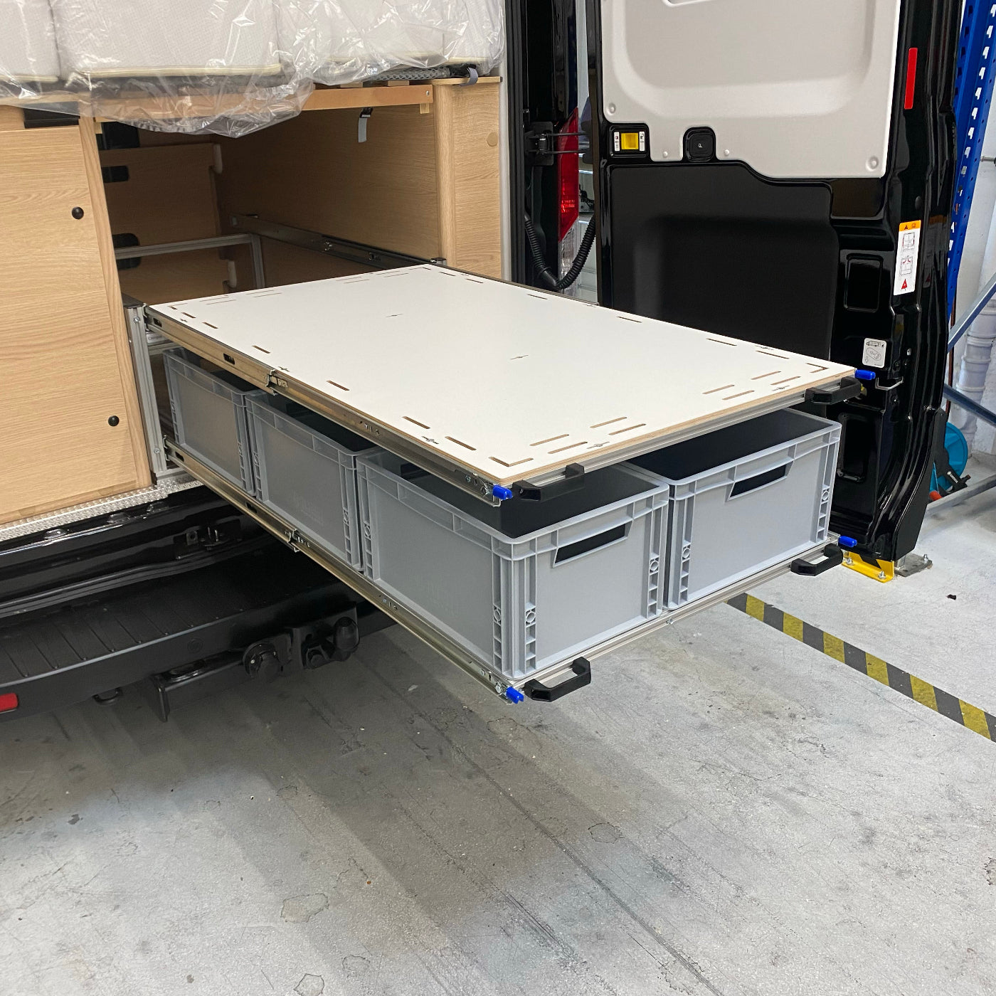 Heckauszug Sunlight Cliff 590 4x4 vollständig ausgezogen