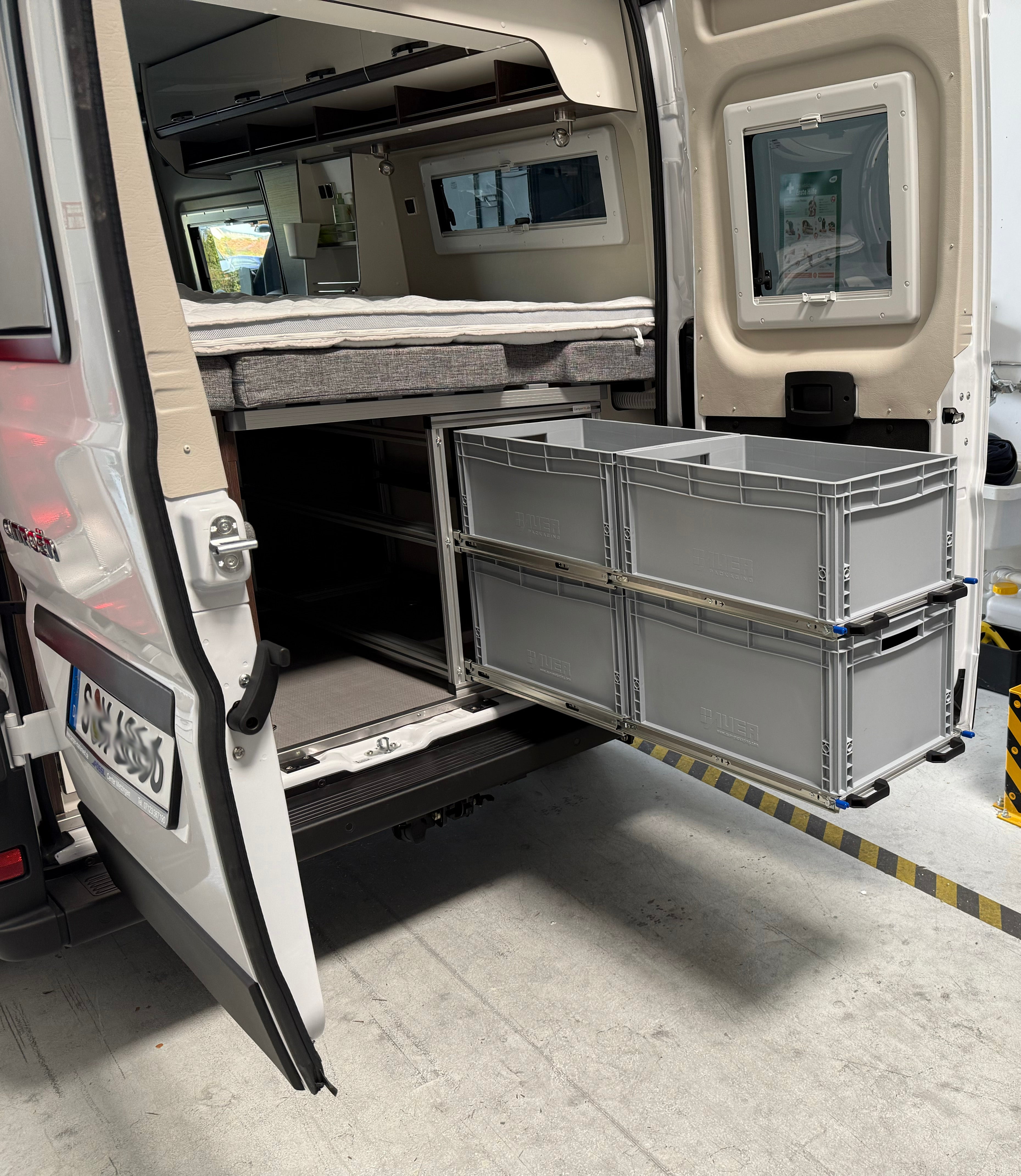 Heckgarage Pössl Summit 600 ab 2025 mit Auszug und Euroboxen