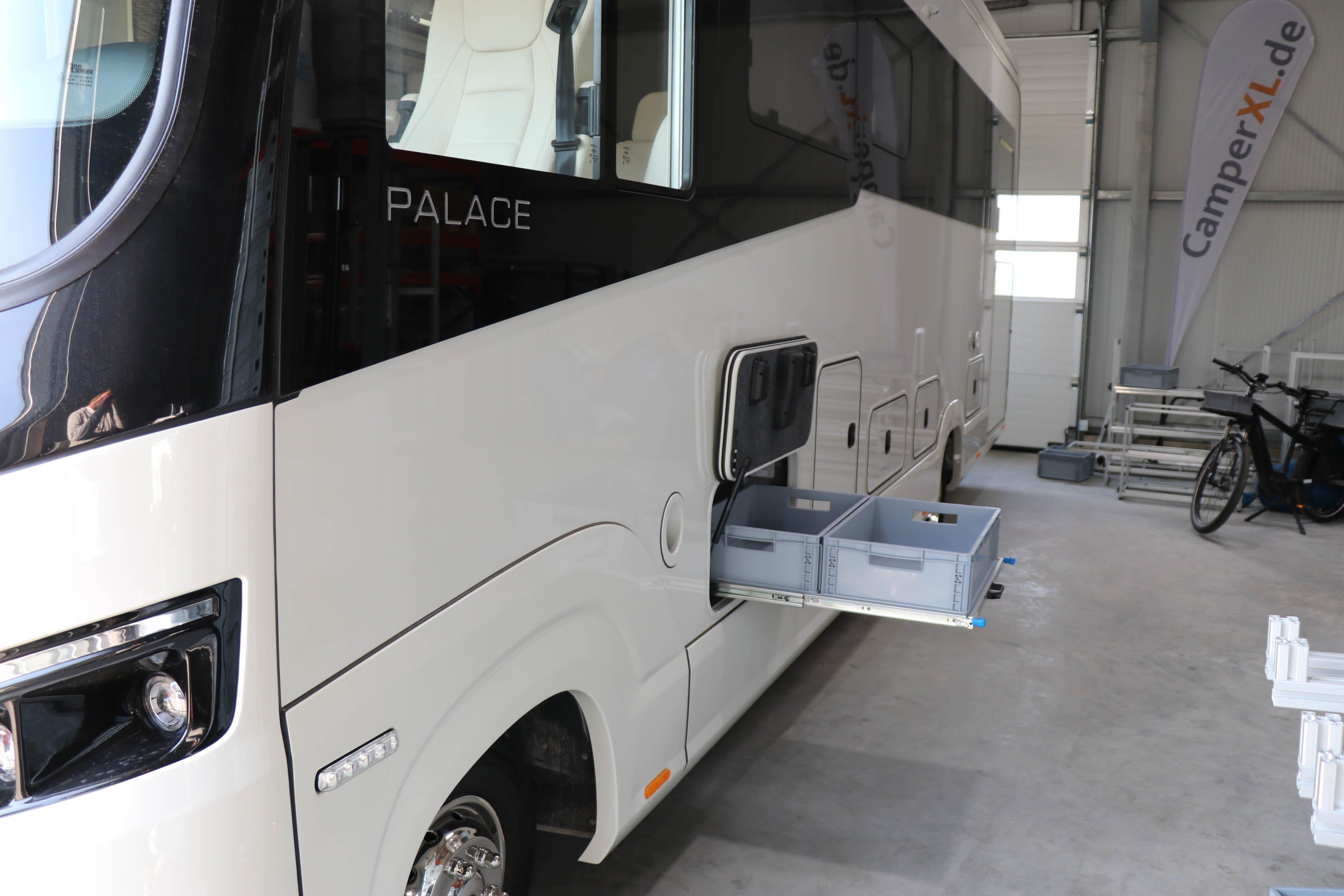 Raised floor pull-out 1800mm x 800mm