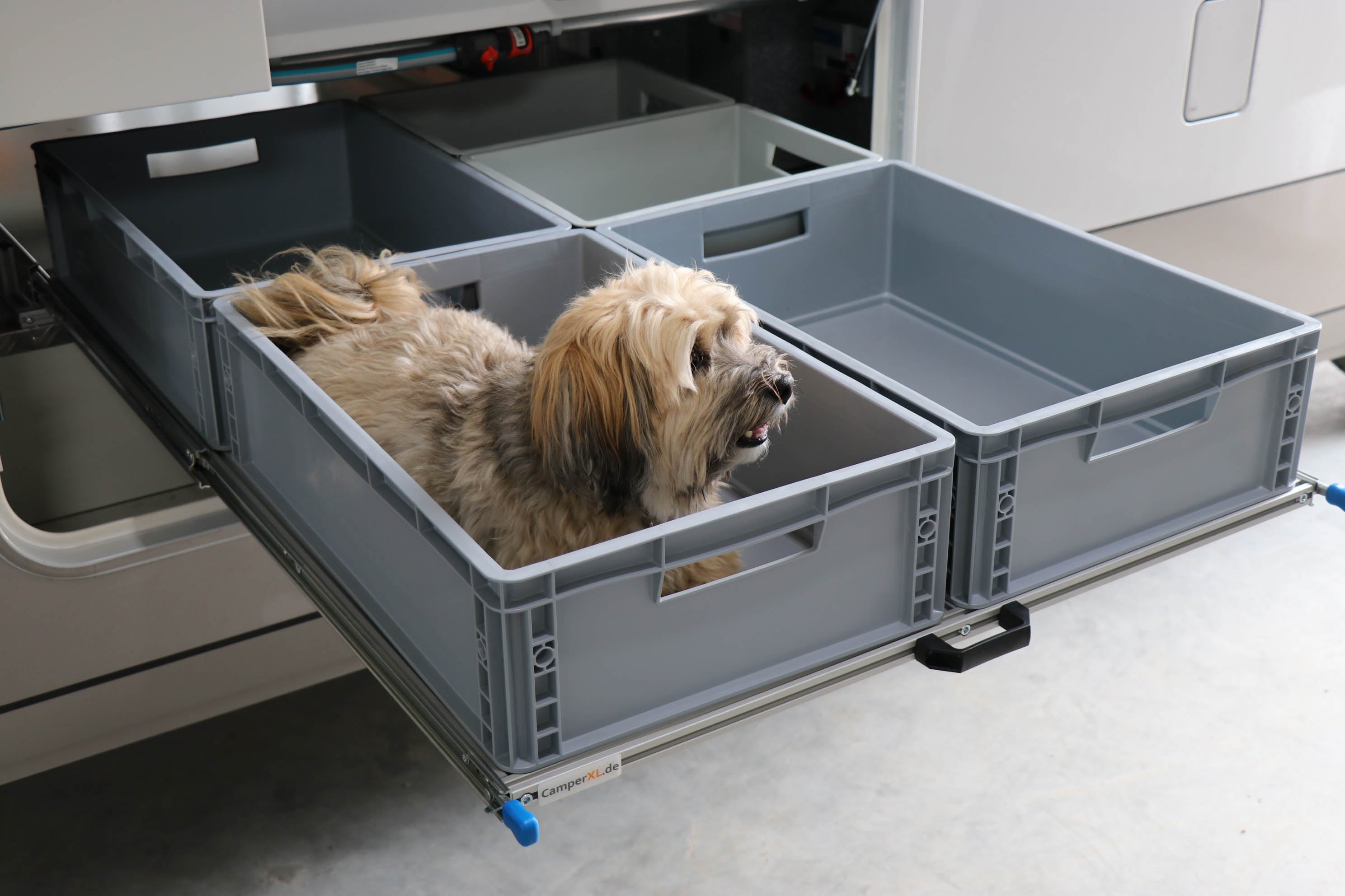 Raised floor pull-out 1800mm x 800mm